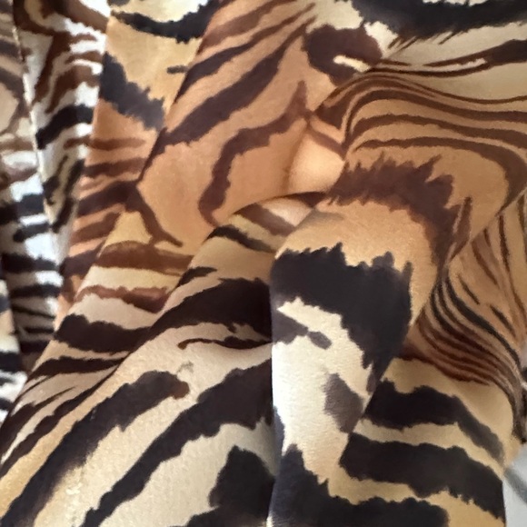 VICTORIA’S SECRET | Animal Print Robe Kimono - Picture 9 of 14